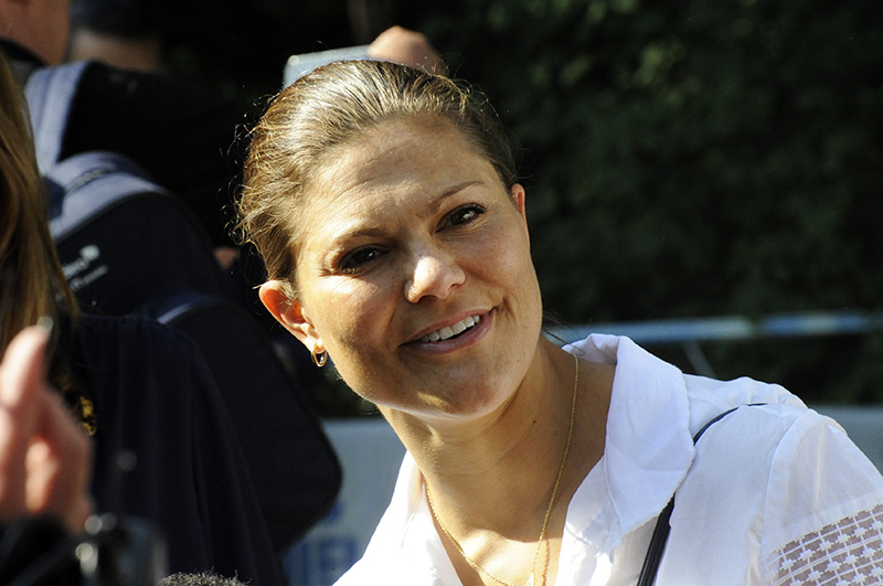 Kronprinsessan Victoria ler.