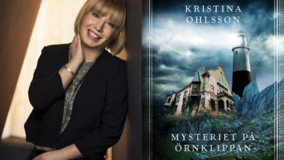 Till vänster syns Kristina. Hon har blont halvlångt hår och lugg, och svart kavaj. Till höger syns bokomslaget. Det är ganska mörkt med ett stort gammalt stenhus i mitten.
