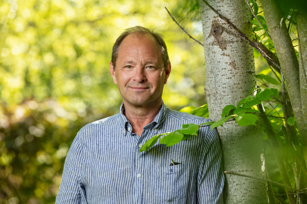 Läkare kritiserar Sveriges corona-strategi